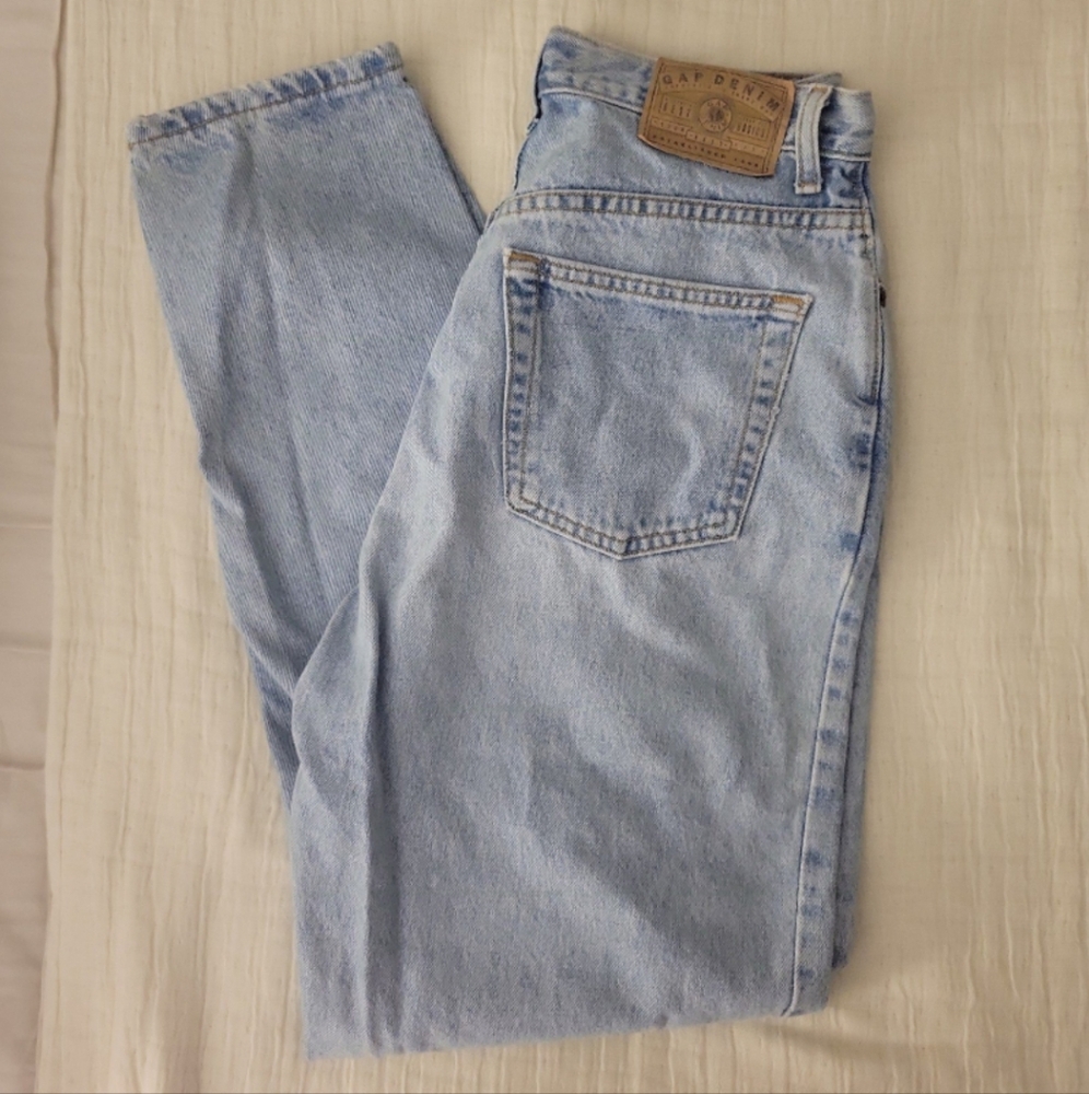 90s VINTAGE GAP Reverse Fit Lightwash Straight Leg Denim Jeans